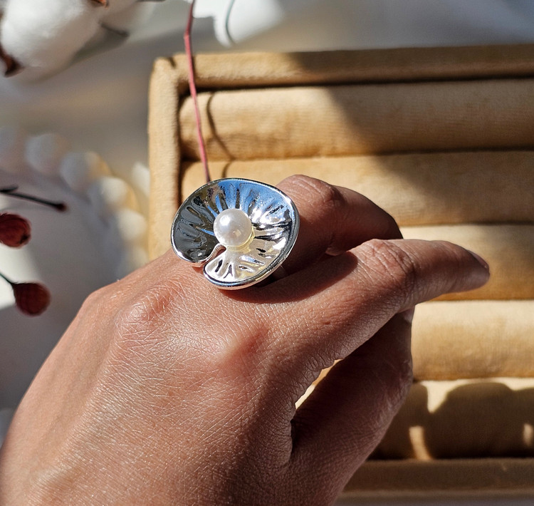 انگشتر نقره ای صدف و مروارید