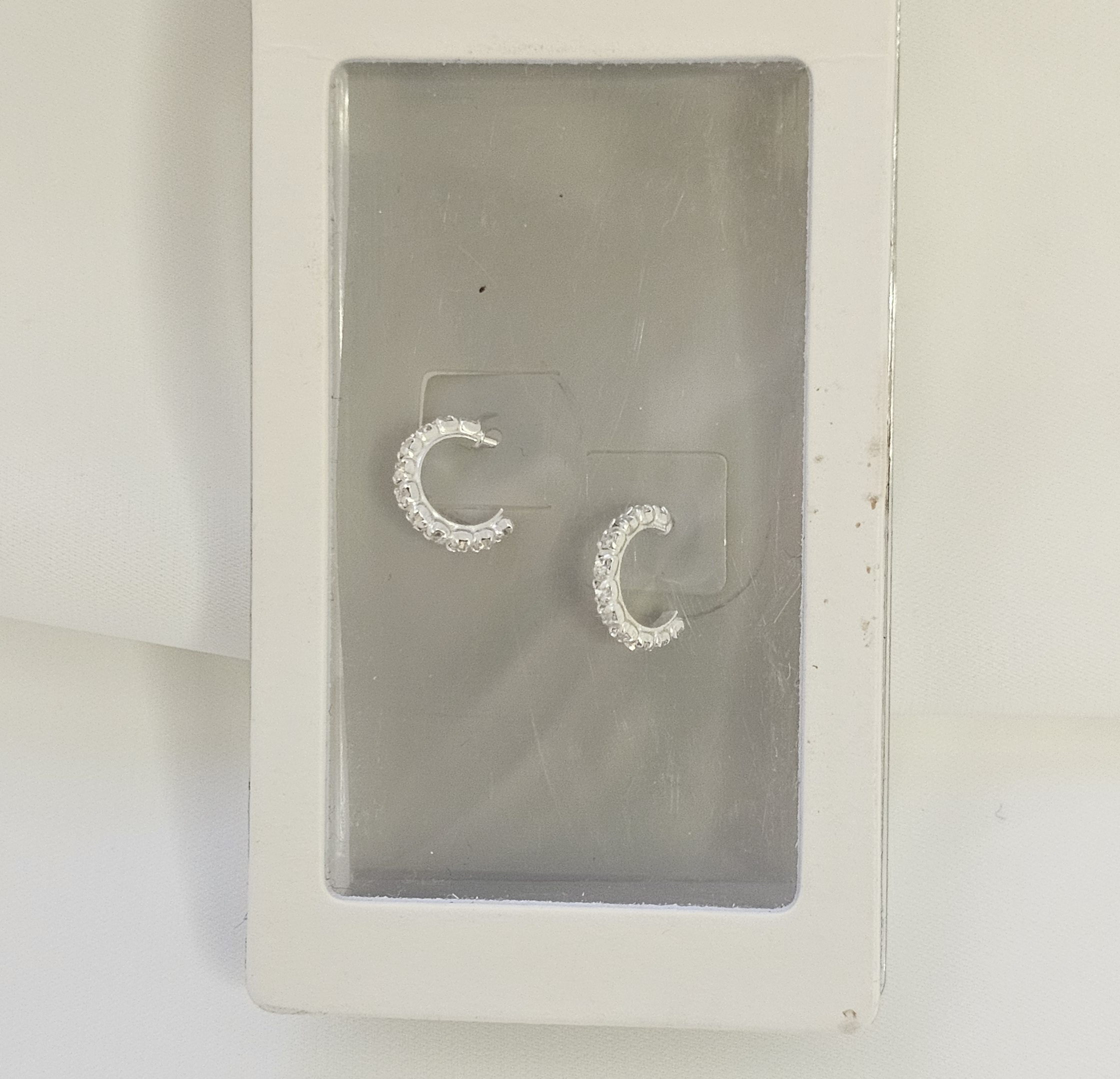 گوشواره نقره ۹۲۵ نیم دایره نگین دار 💎دورتا دور کار نگین های براق و زیبا 💫🎁نقره وارداتی ❤️ آوزدخت شاپ 