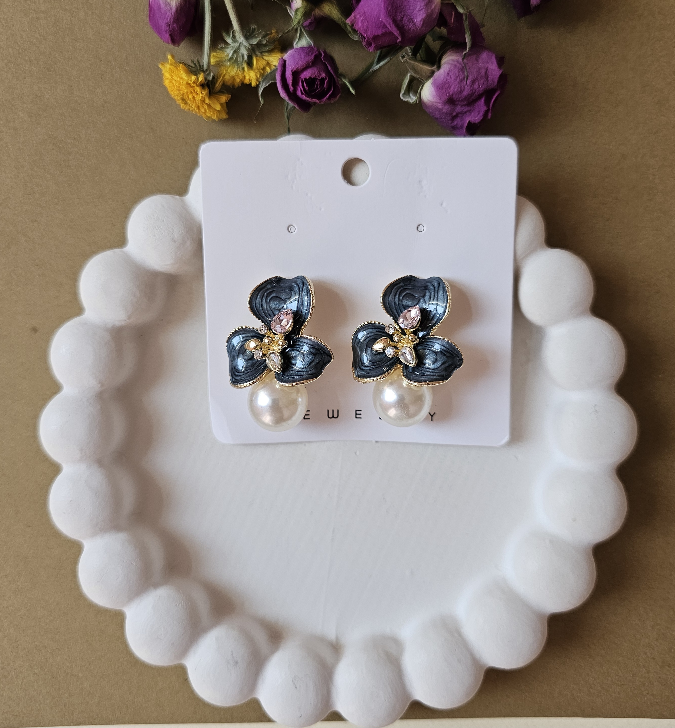 گوشواره جواهری مروارید دار 💎🥰😍با نگینهای جواهری رنگی 💎درخششی خیره کننده 💎🥰 