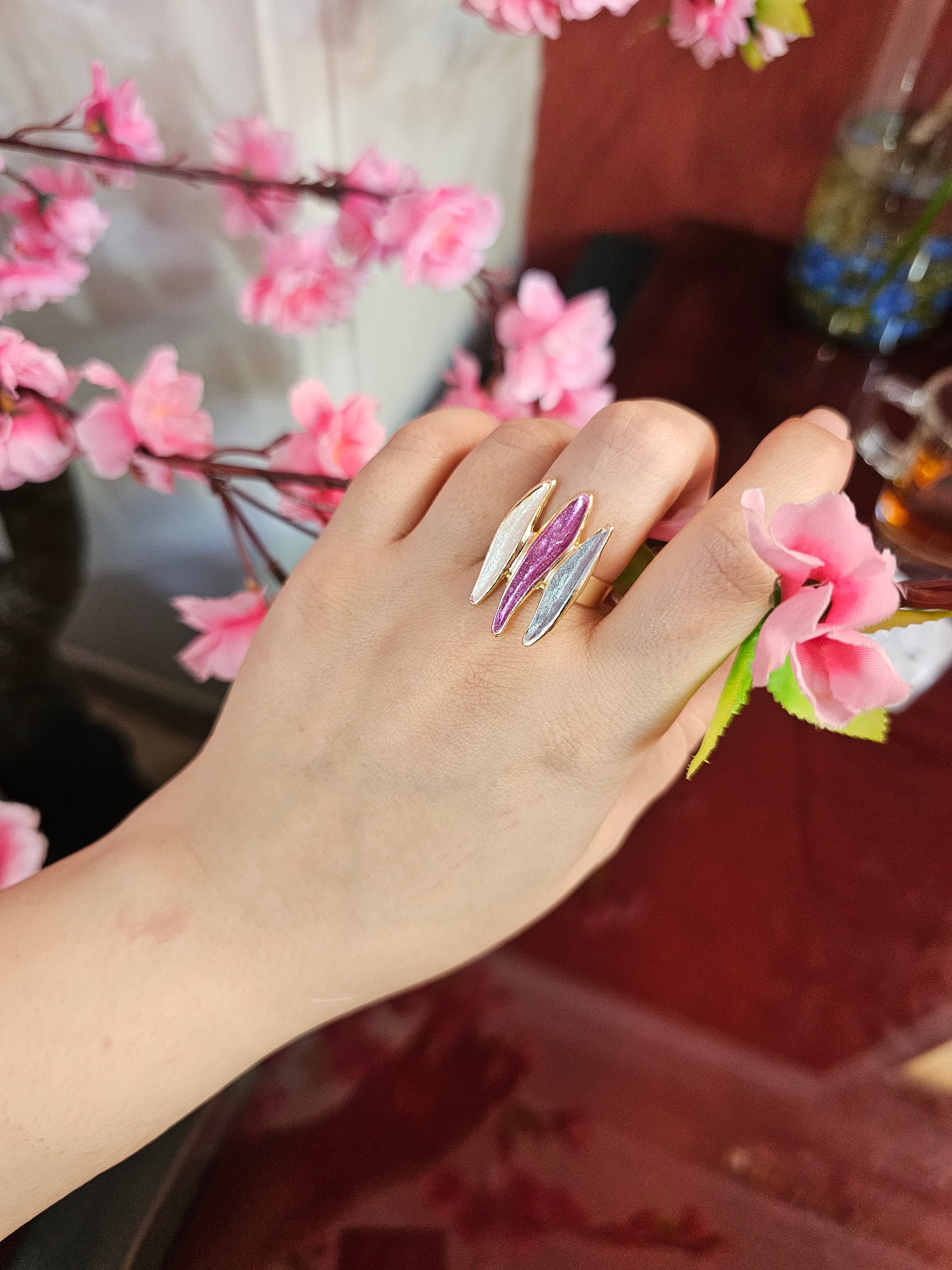 انگشتر میناکاری رنگی 😍🍭آبنباتی 🍭🍒 رنگ ثابت کیفیت فوق العاده و فری سایز 😍🌿آویدخت شاپ