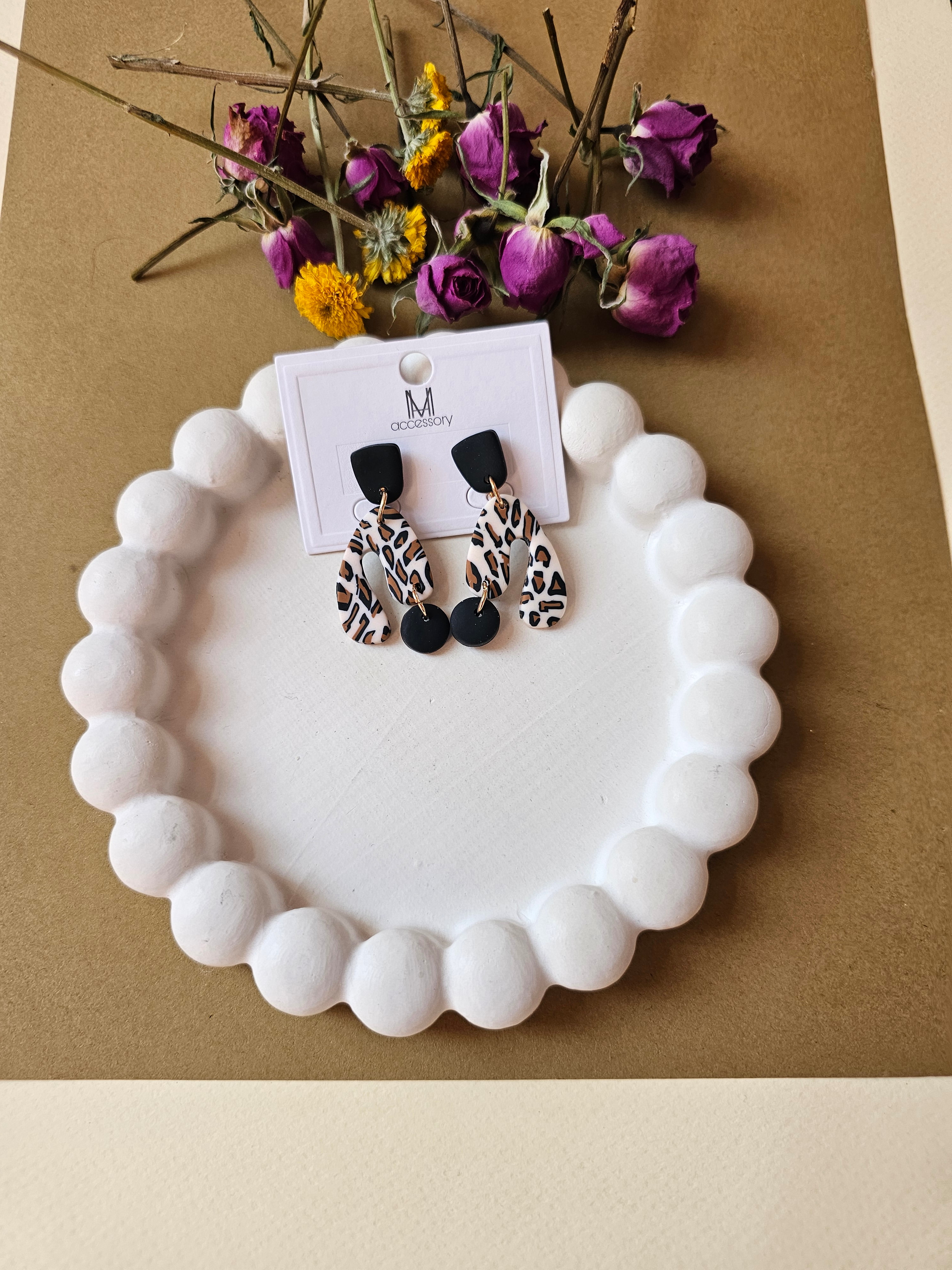 گوشواره فانتزی پلنگی ☺️🐆کاری با کیفیت و مناسب استفاده طولانی بعلت ماندگاری ☝️ آویدخت شاپ 🍒