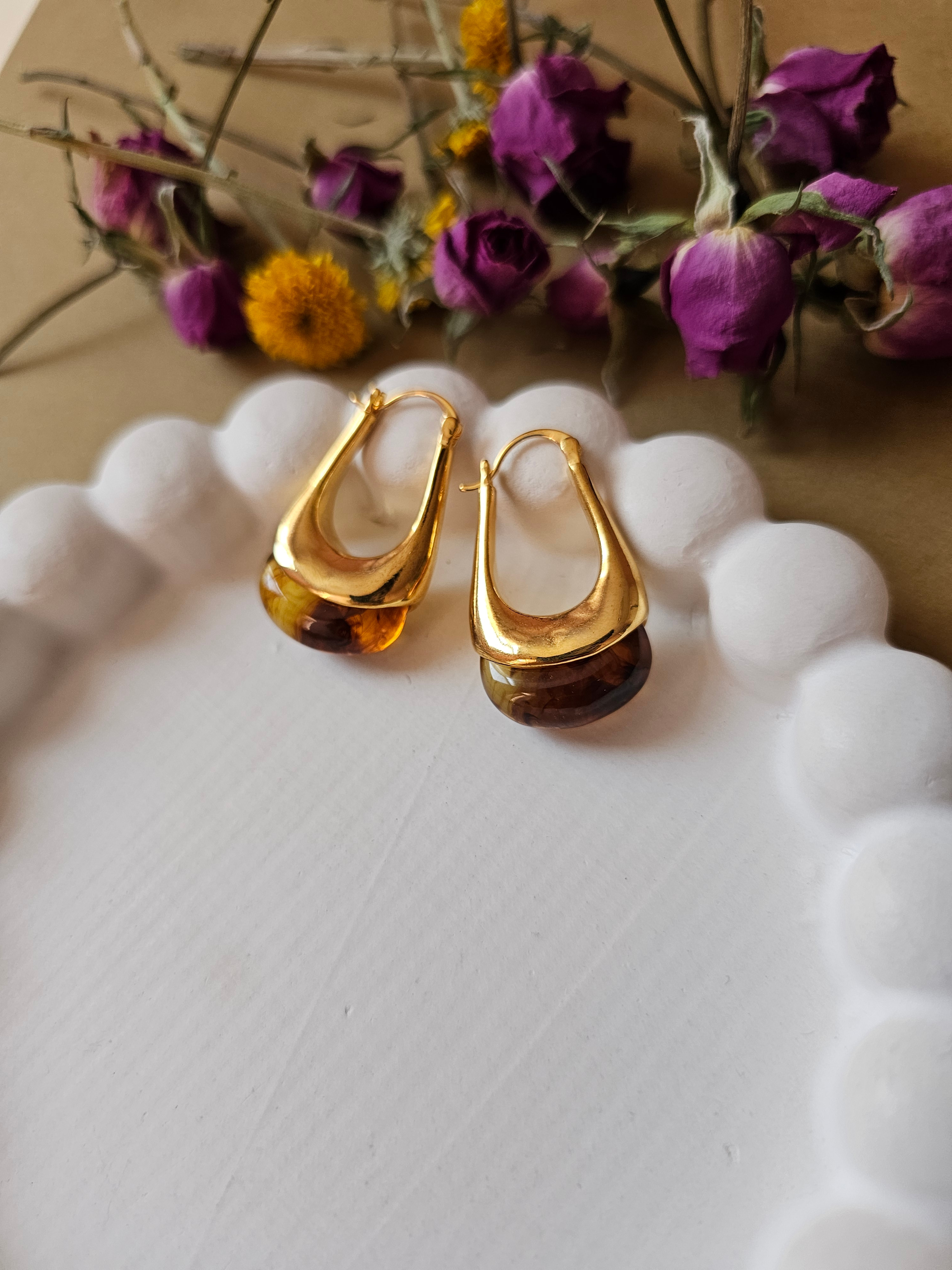 گوشواره میناکاری استیل طلایی رنگ 🥰❤️کاری زیبا و راحت و با کیفیت 🥰آویدخت شاپ ❤️