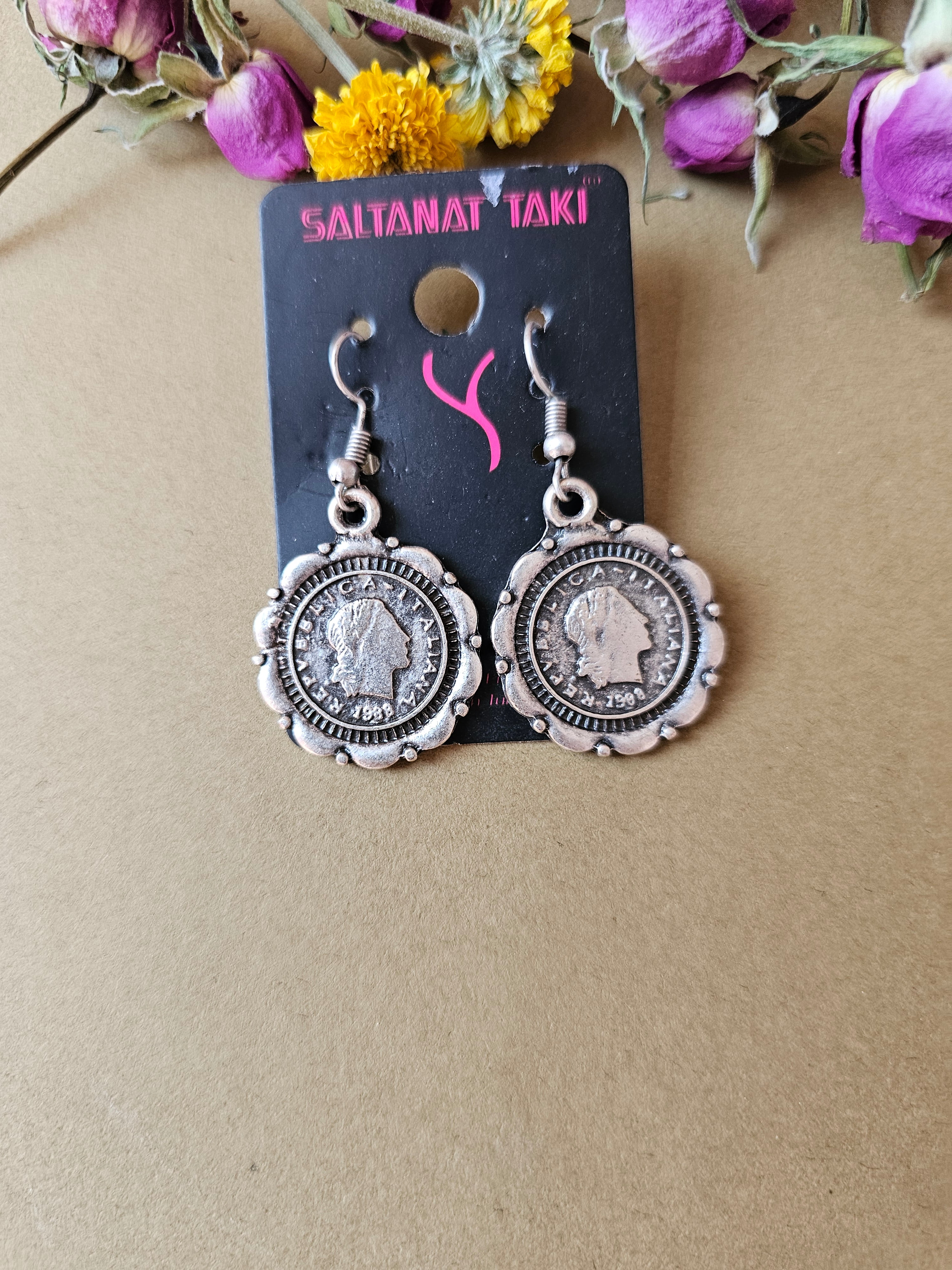 گوشواره ورشو سکه ای ❤️کاری زیبا و با کیفیت با قفلی راحت و گیلاسی 🍒آویدخت شاپ❤️